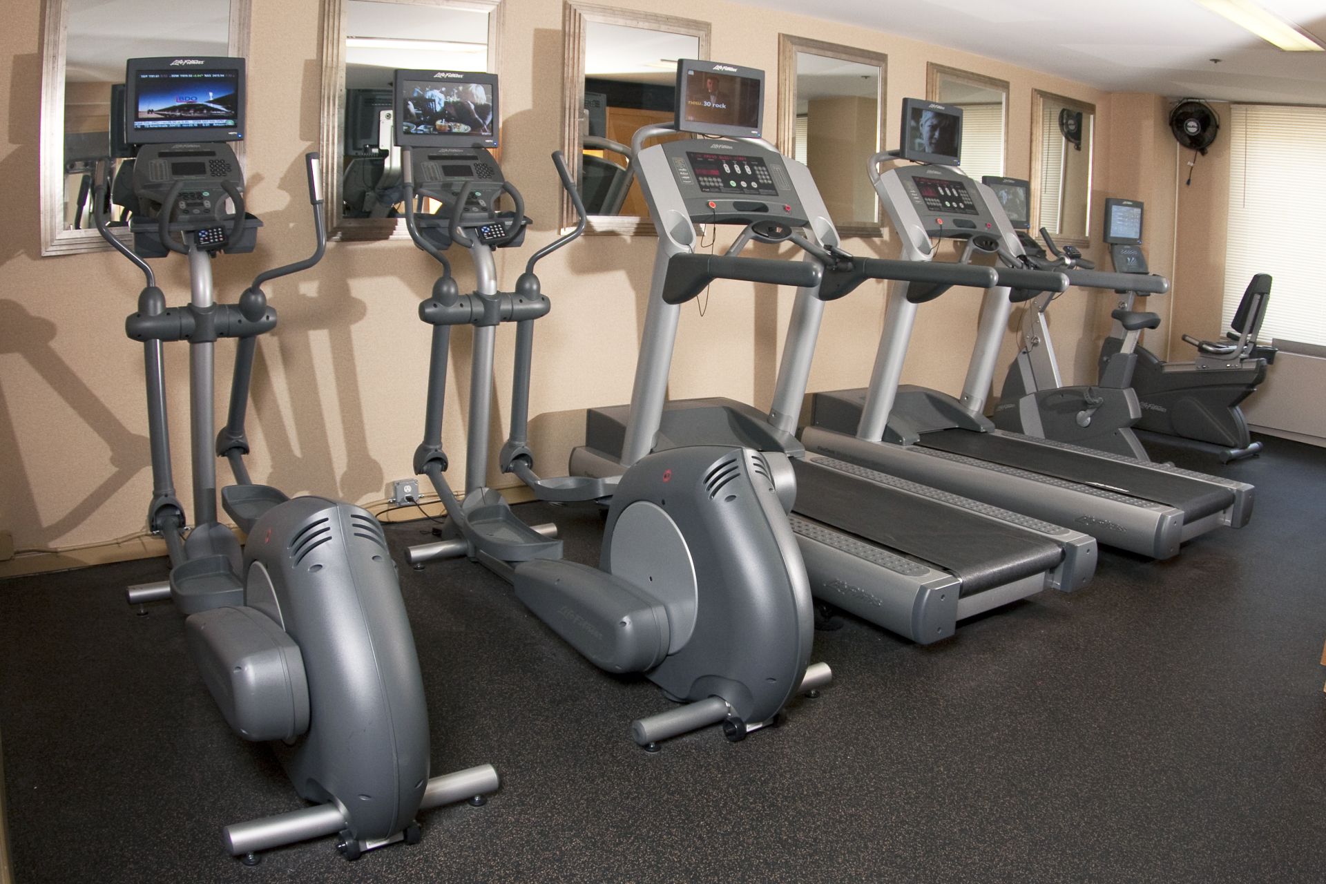 Fitness center amenities in NYC hotel