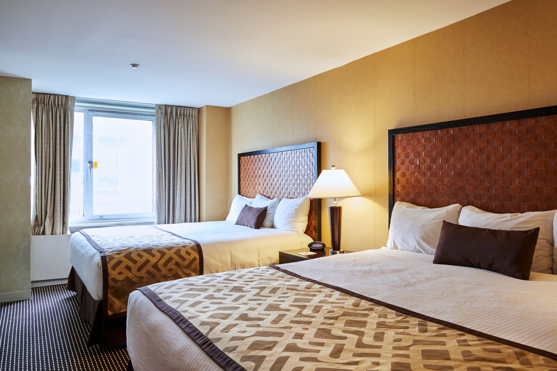 Hotel rooms in midtown Manhattan | at Skyline Hotel 
